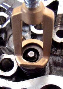 03/2009 - Assembling and Disassembling Valves